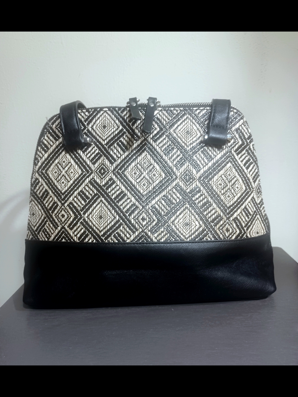 BLACK & CREAM GEOMETRIC RAFFIA/FAUX LEATHER WOVEN TOTE
